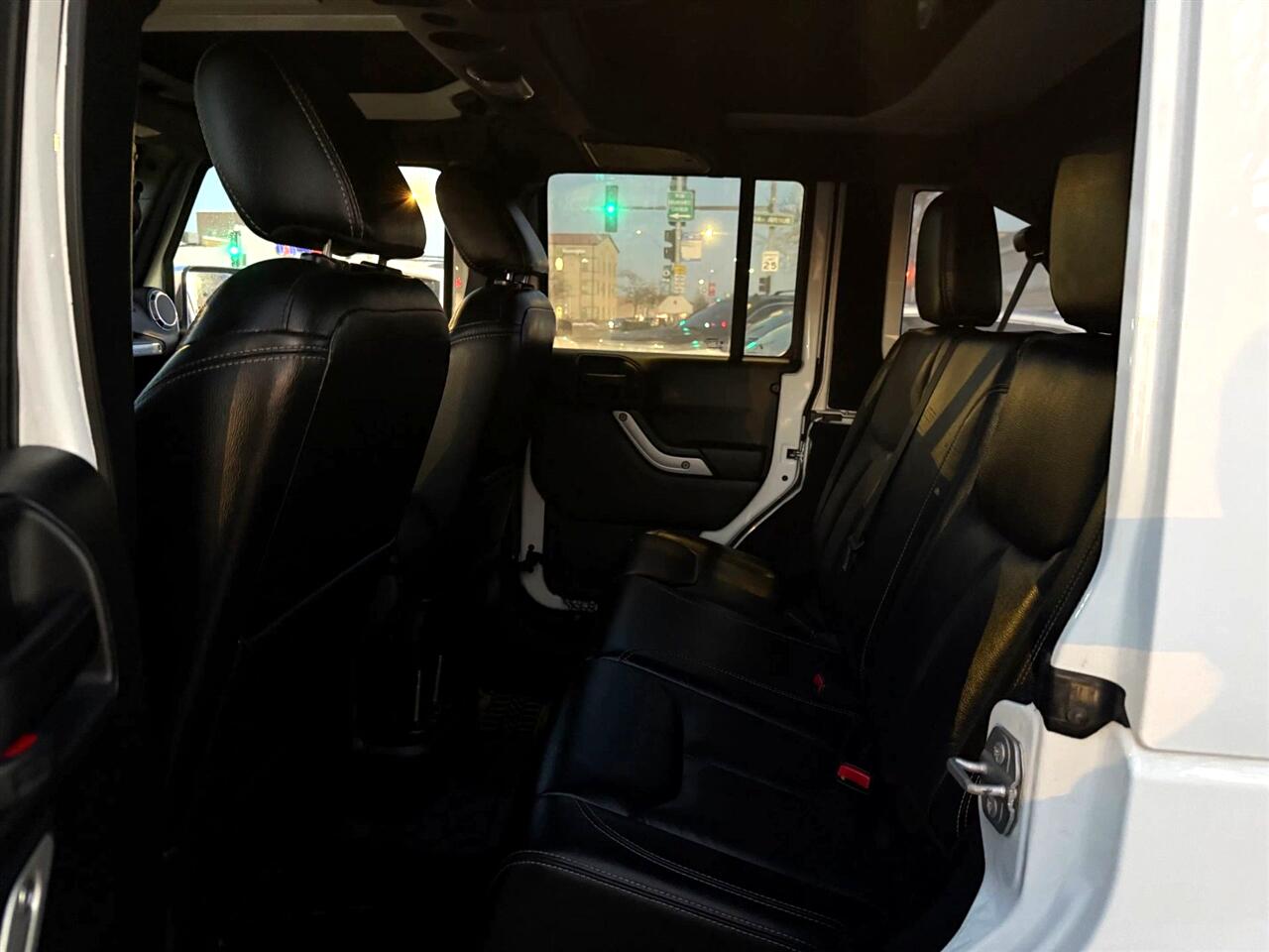 Jeep Wrangler Unlimited Sahara 4WD 2017