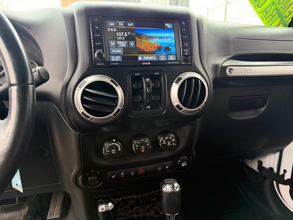 Jeep Wrangler Unlimited Sahara 4WD 2017