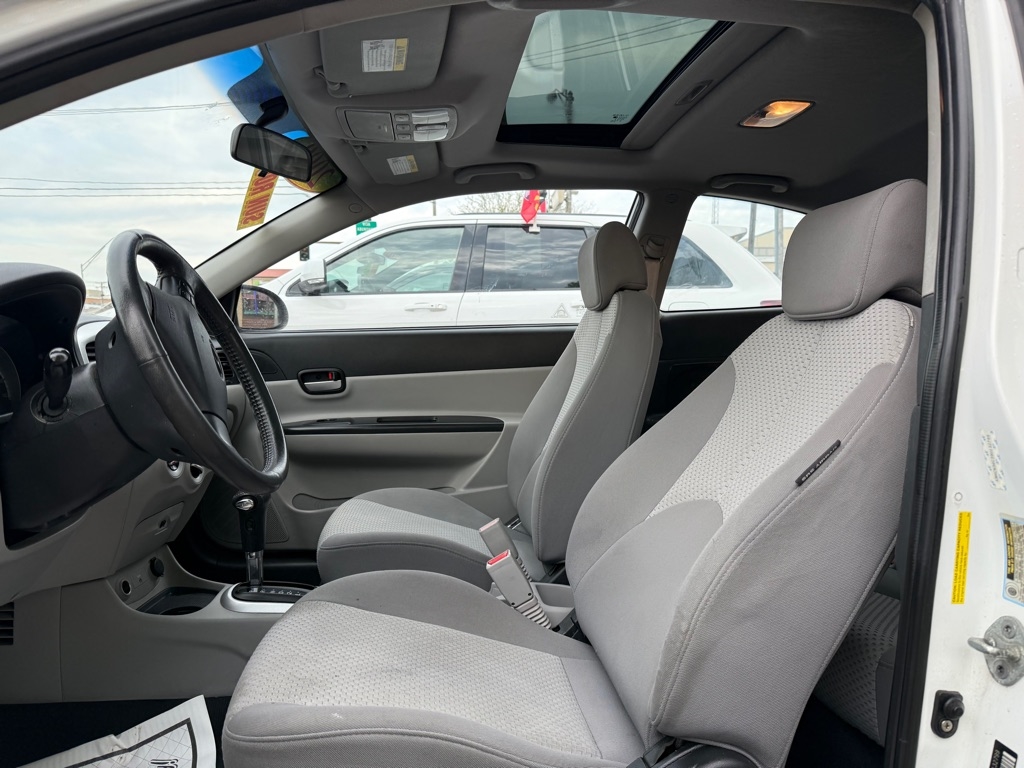 Hyundai Accent SE 3-Door 2009