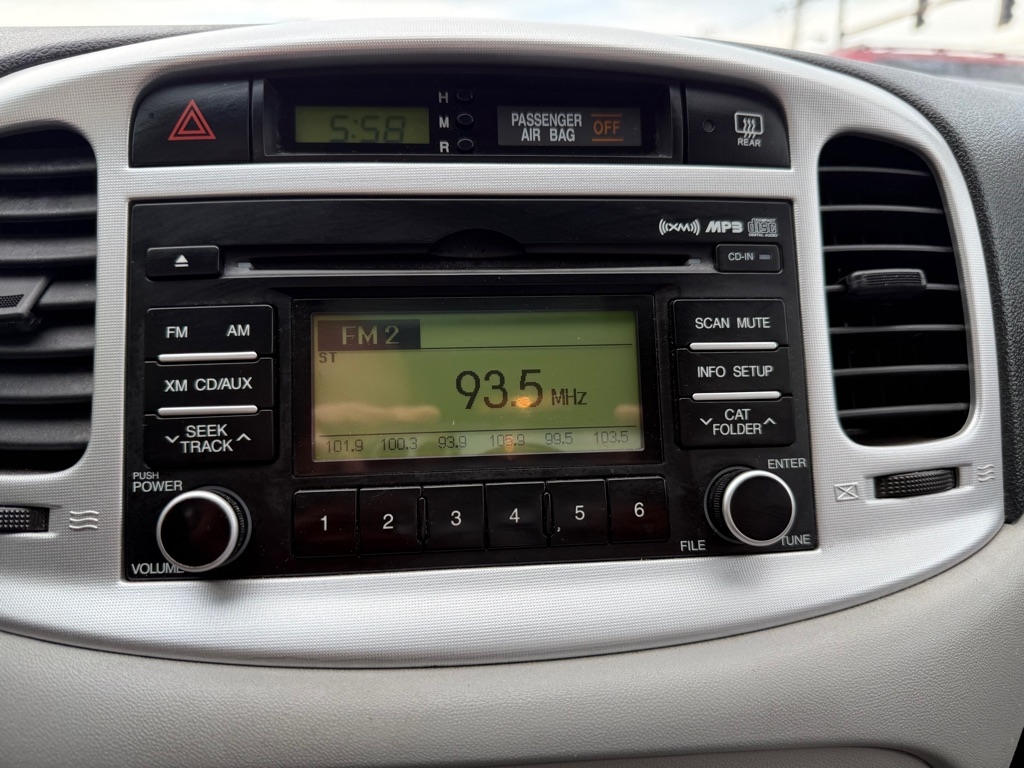 Hyundai Accent SE 3-Door 2009