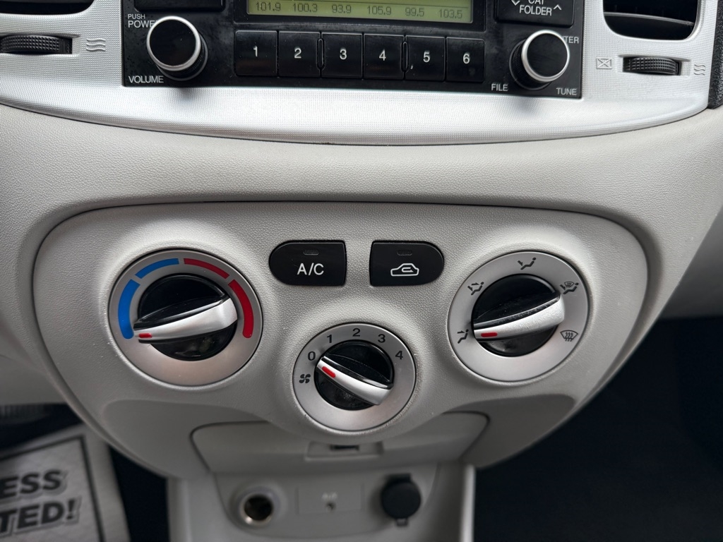 Hyundai Accent SE 3-Door 2009