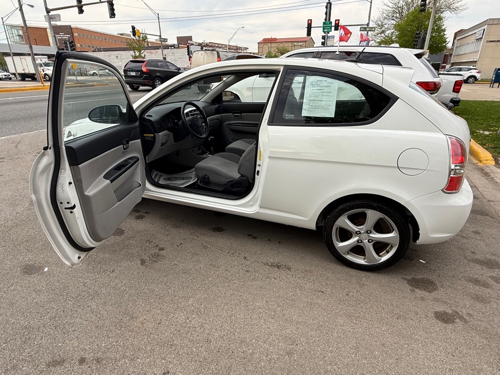 Hyundai Accent SE 3-Door 2009
