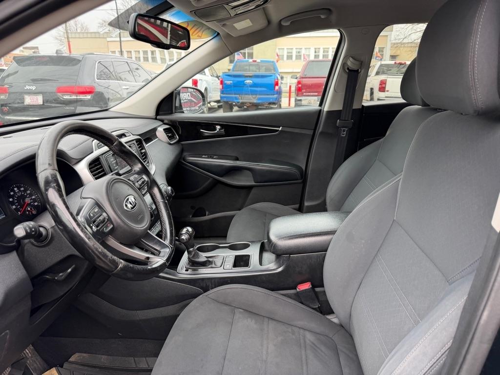 Kia Sorento LX V6 2WD 2016