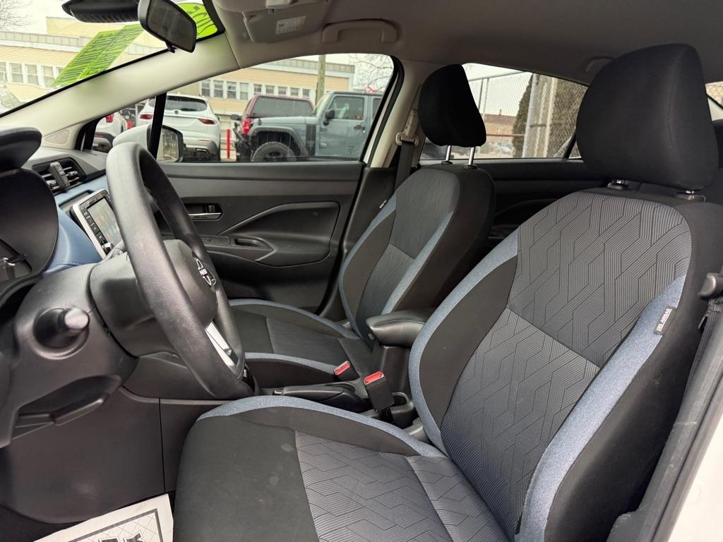 Nissan Versa SV 2025