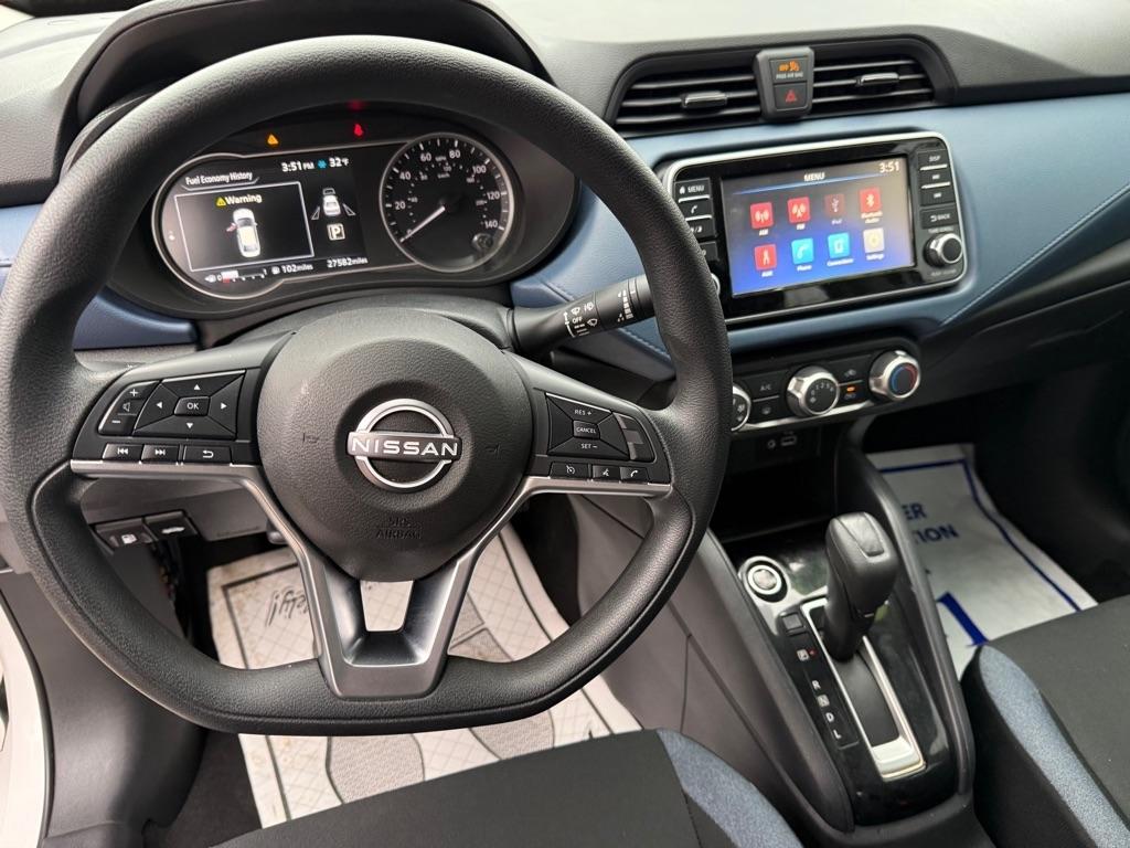 Nissan Versa SV 2025