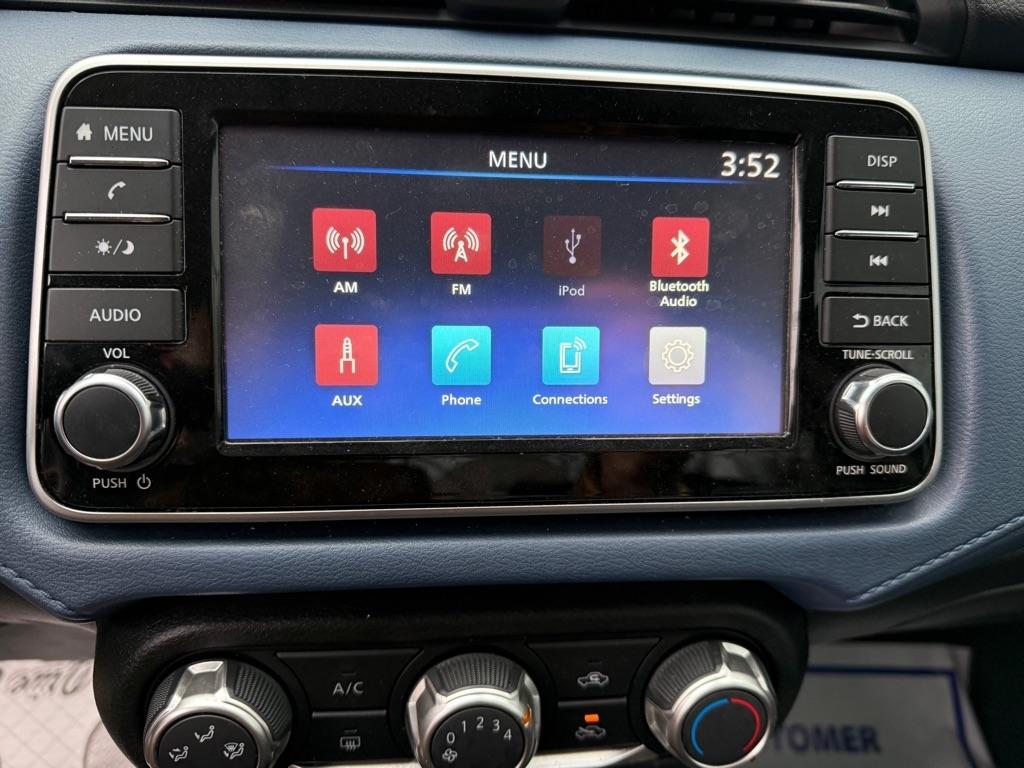 Nissan Versa SV 2025