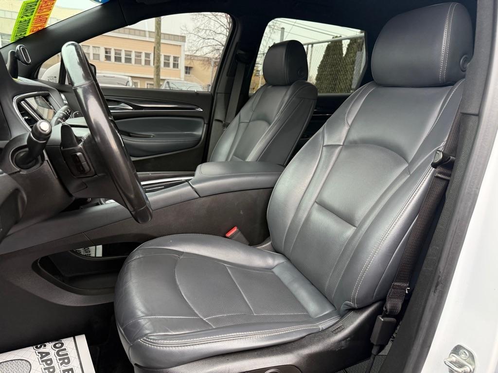 Buick Enclave Essence FWD 2022