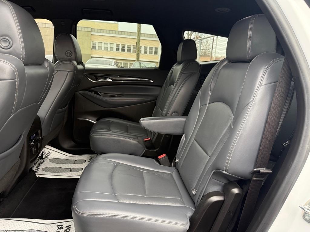 Buick Enclave Essence FWD 2022