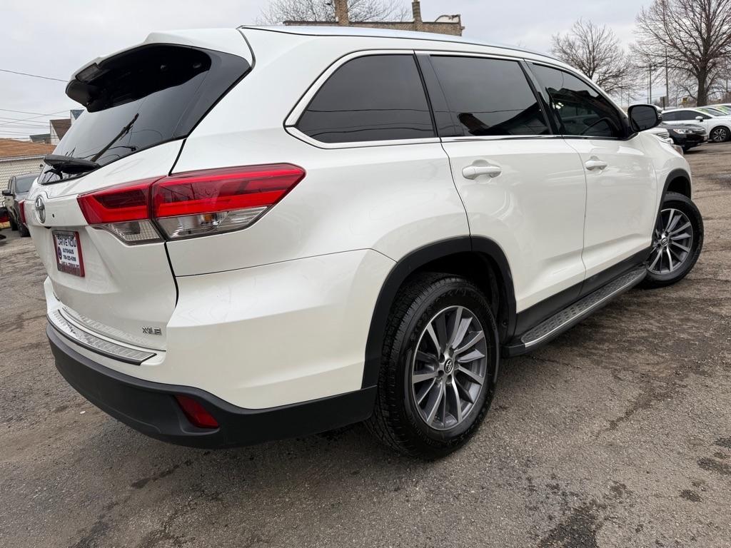 Toyota Highlander SE FWD V6 2019