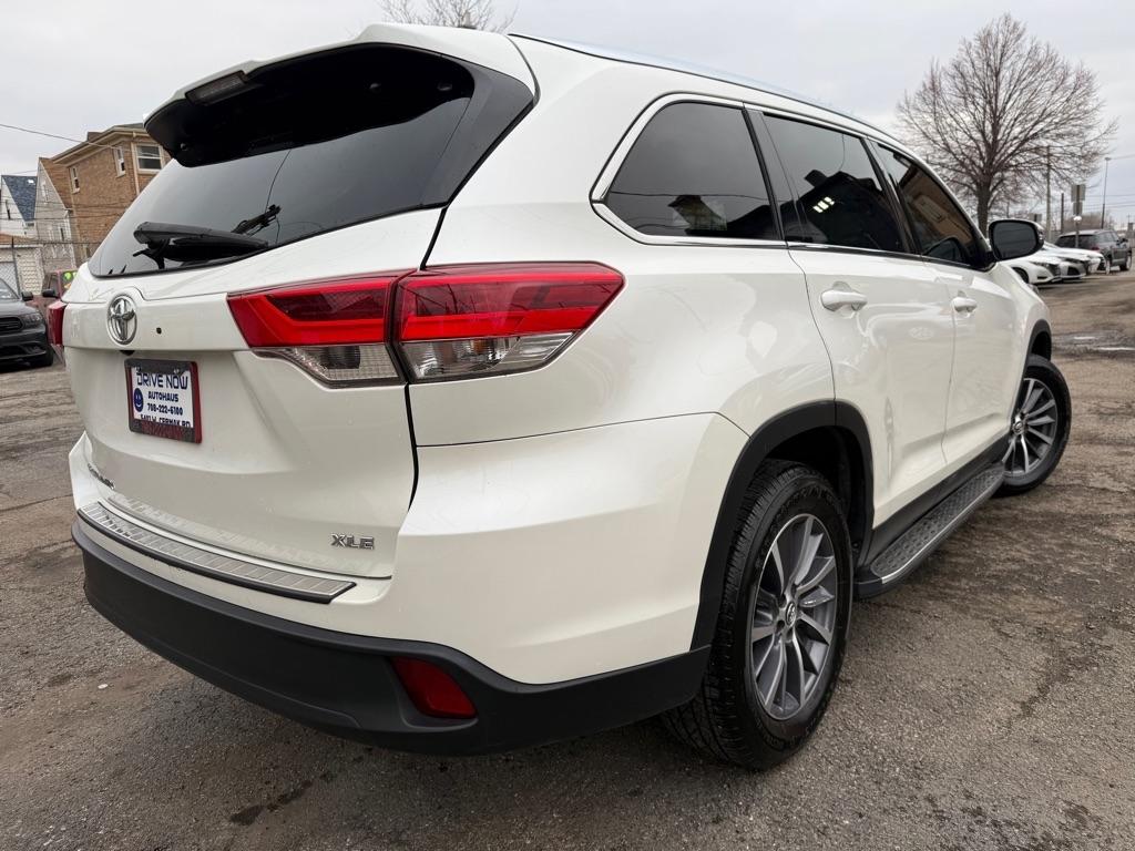 Toyota Highlander SE FWD V6 2019