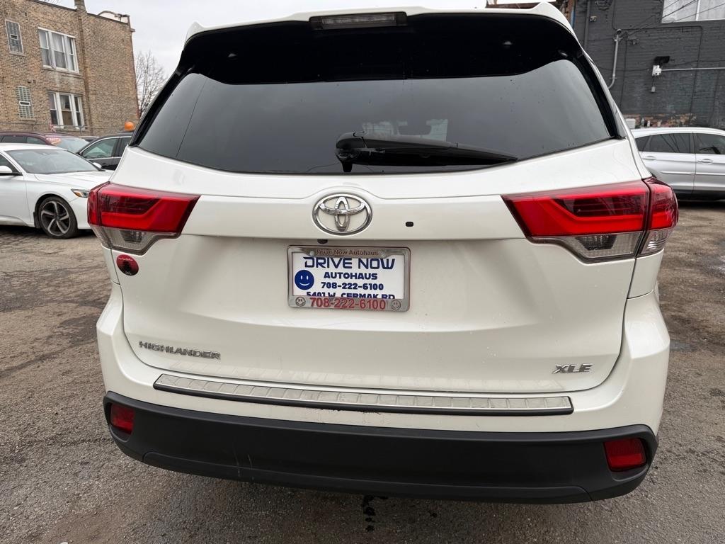 Toyota Highlander SE FWD V6 2019