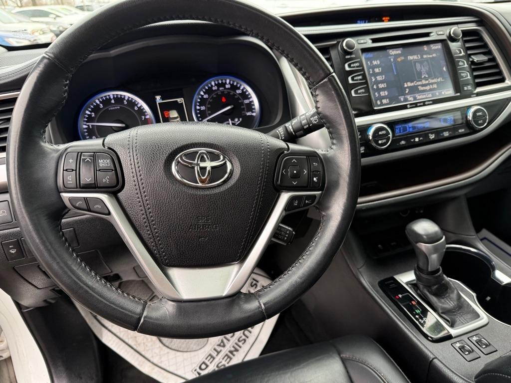 Toyota Highlander SE FWD V6 2019