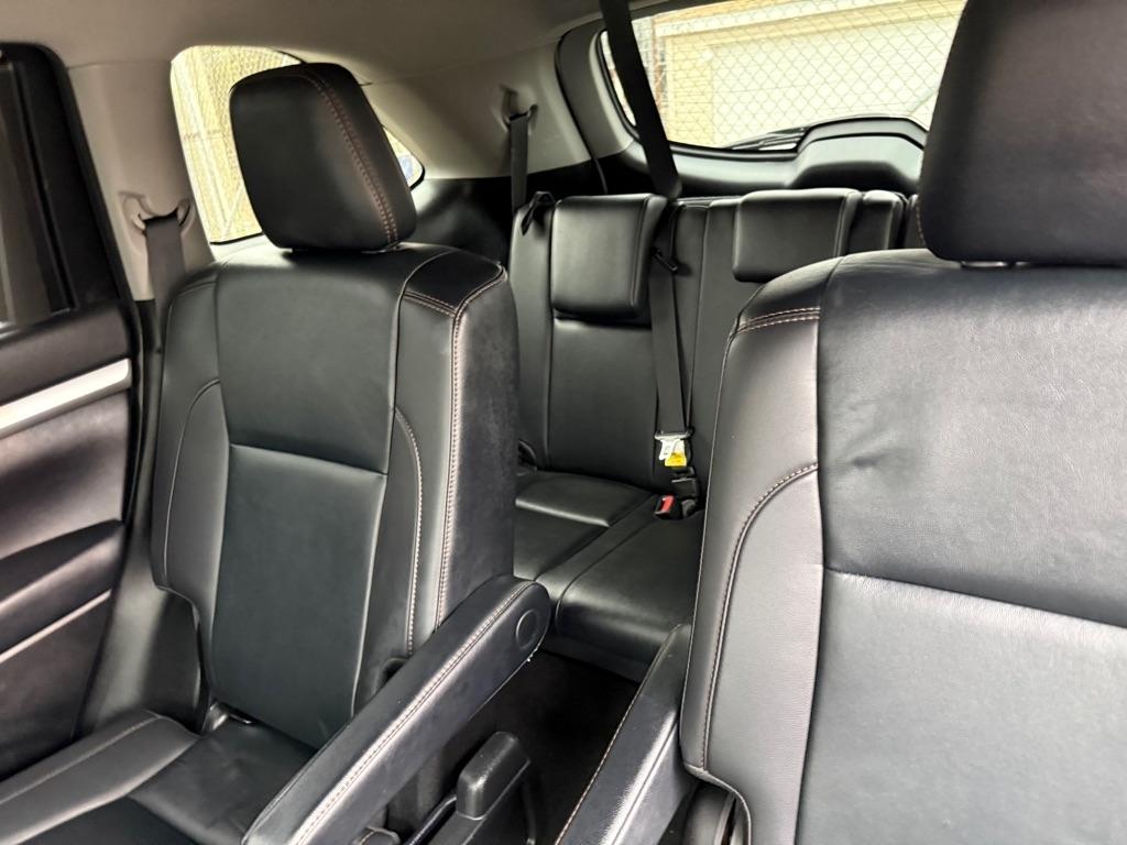 Toyota Highlander SE FWD V6 2019