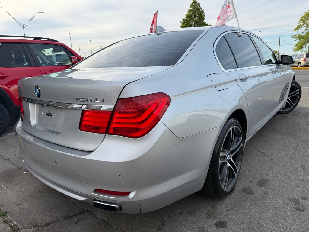 BMW 7-Series 750Li 2011