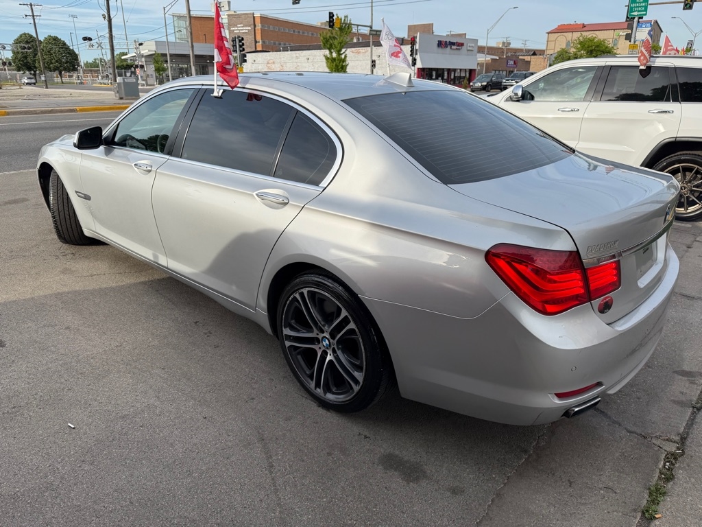 BMW 7-Series 750Li 2011