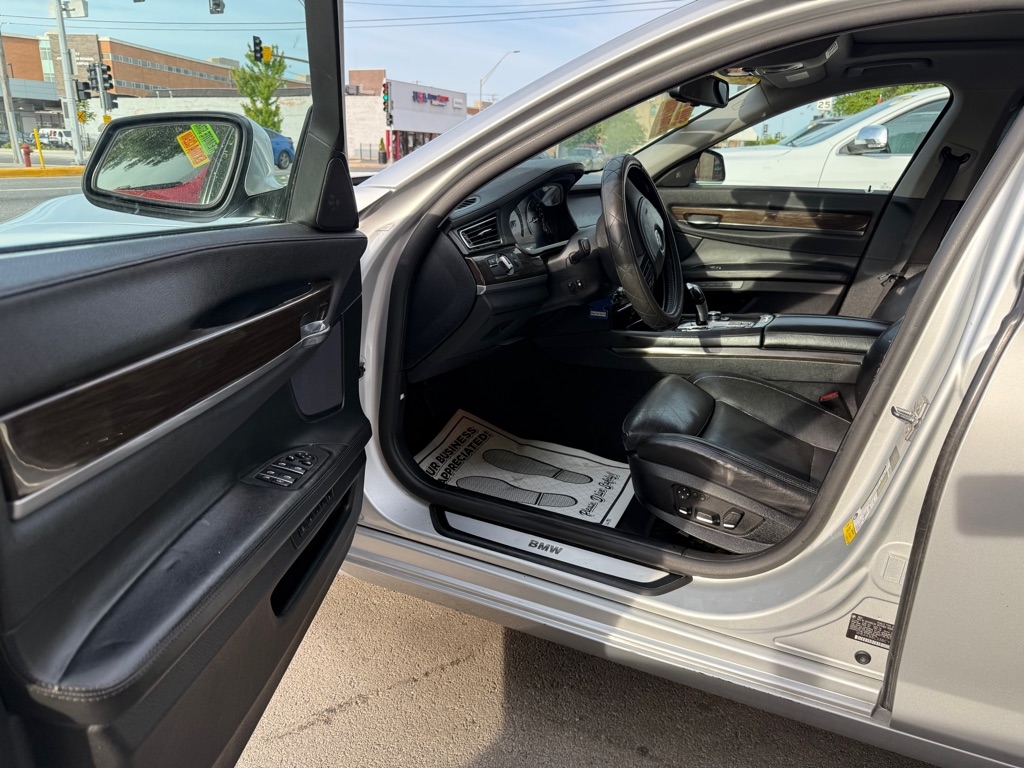 BMW 7-Series 750Li 2011