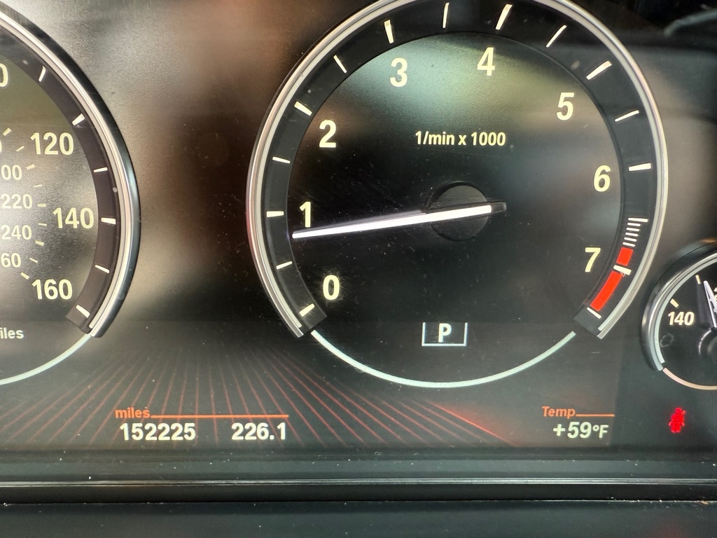 BMW 7-Series 750Li 2011