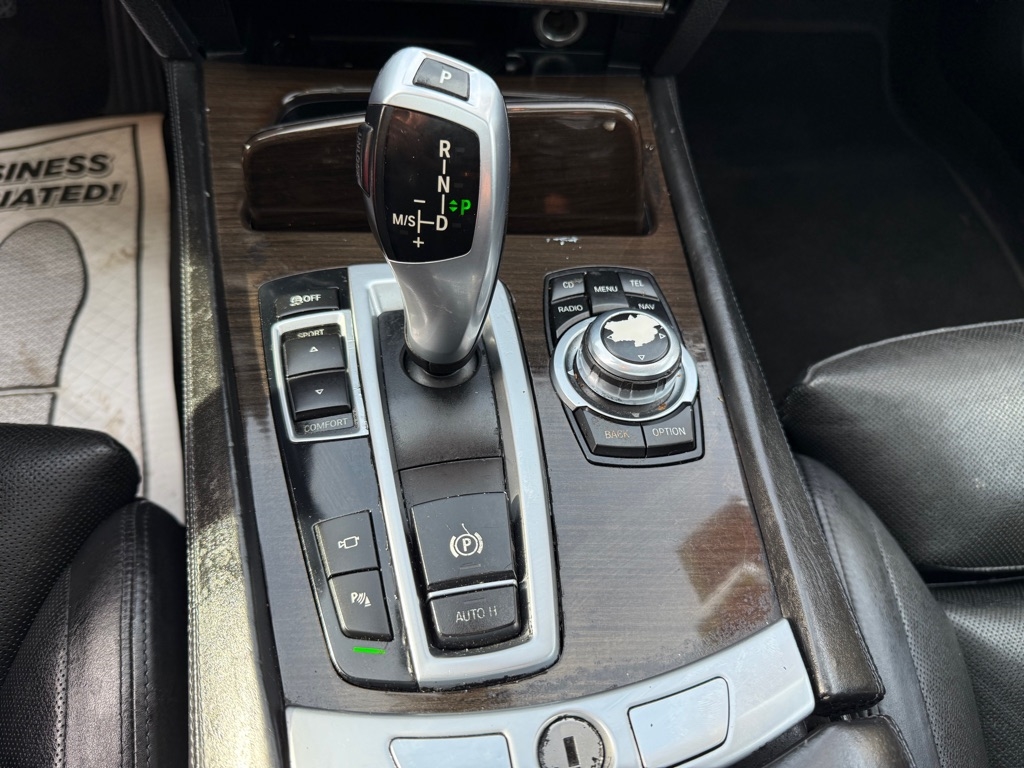 BMW 7-Series 750Li 2011