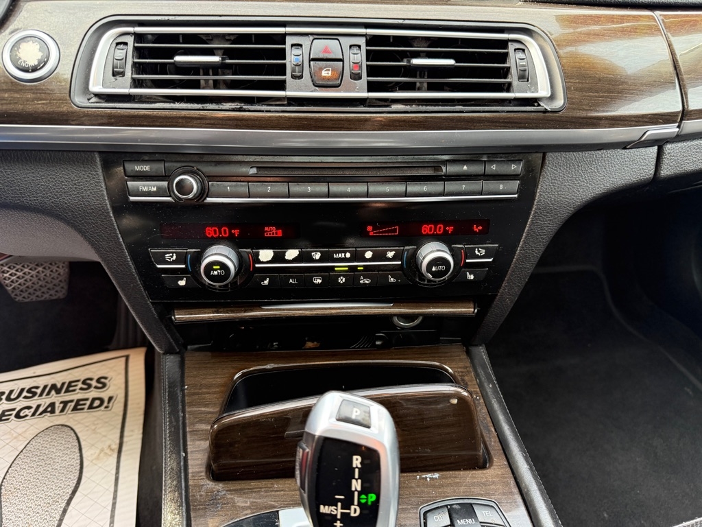 BMW 7-Series 750Li 2011