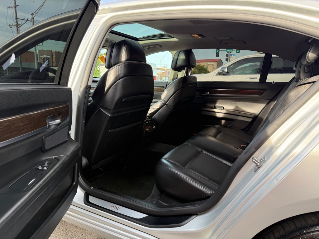 BMW 7-Series 750Li 2011