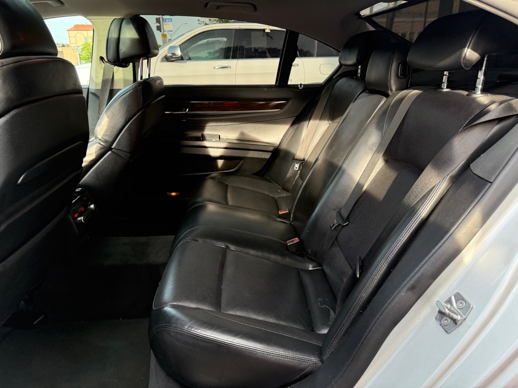 BMW 7-Series 750Li 2011