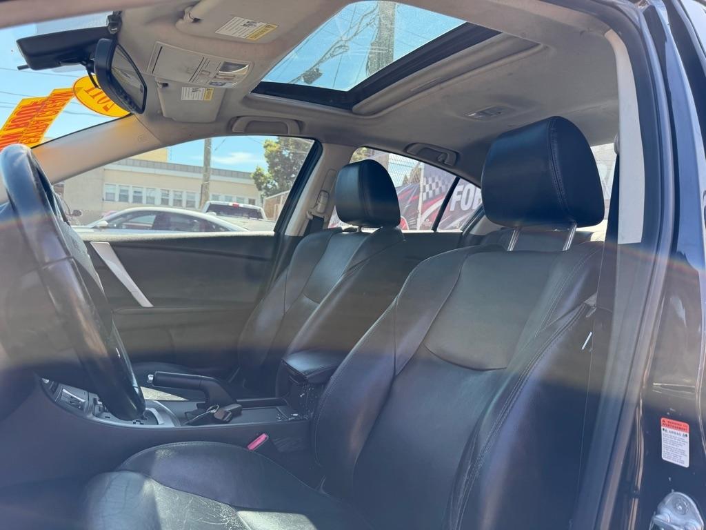 Mazda MAZDA3 s Grand Touring 4-Door 2011
