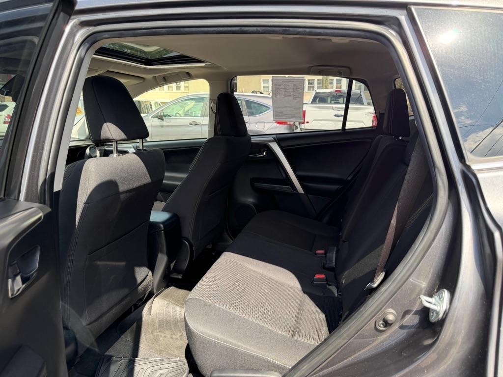 Toyota RAV4 XLE AWD 2017