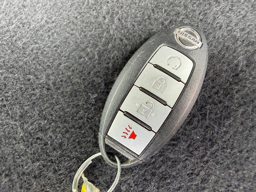 Nissan Pathfinder S 4WD 2014