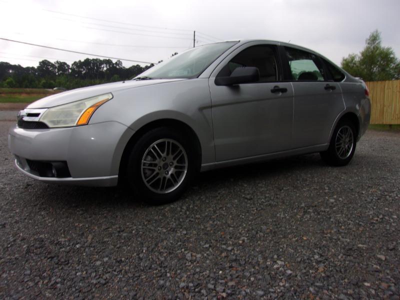 Ford Focus SE Sedan 2011