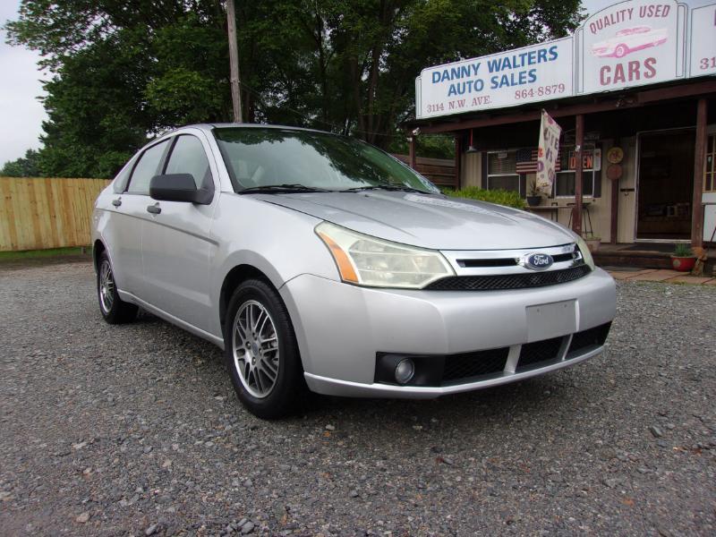 Ford Focus SE Sedan 2011