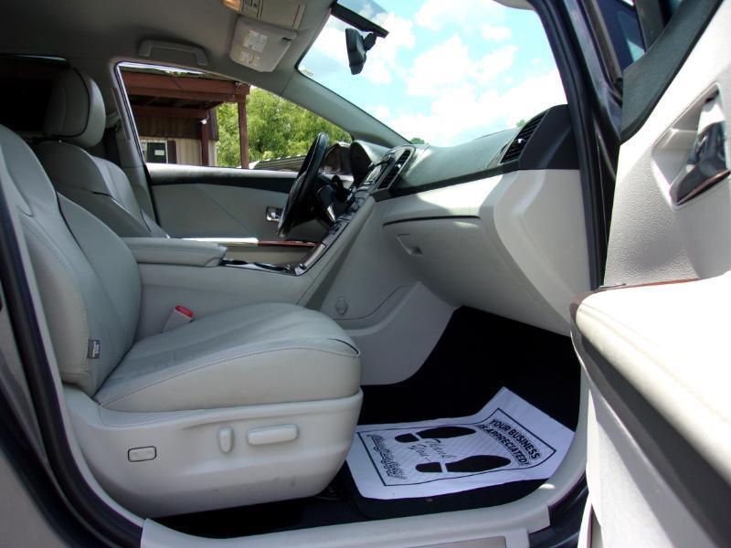 Toyota Venza XLE I4 FWD 2012