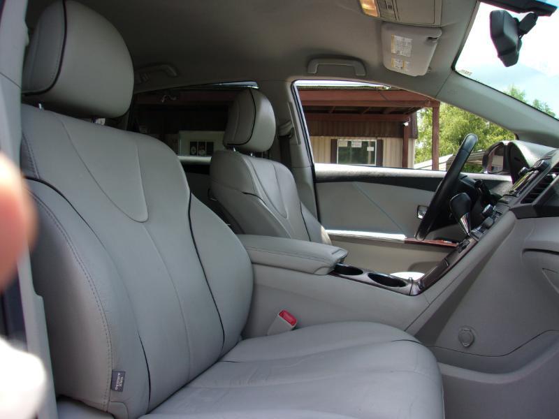 Toyota Venza XLE I4 FWD 2012