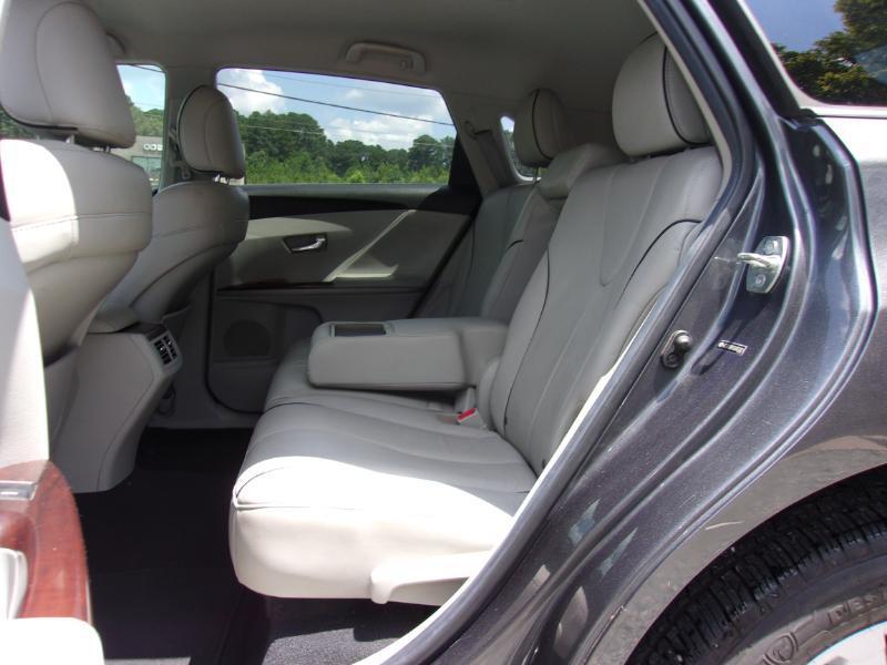 Toyota Venza XLE I4 FWD 2012