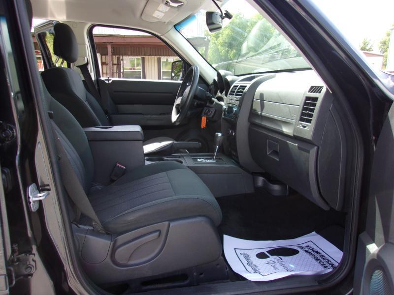Dodge Nitro Heat 2WD 2011