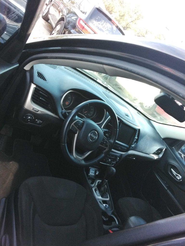 Jeep Cherokee Latitude FWD 2015