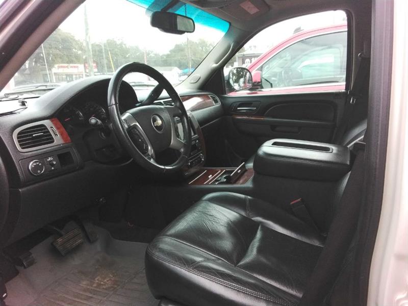 Chevrolet Tahoe LTZ 2WD 2011