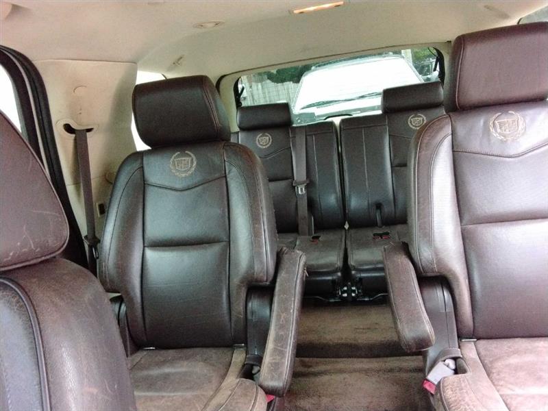 Cadillac Escalade 2WD Platinum 2011