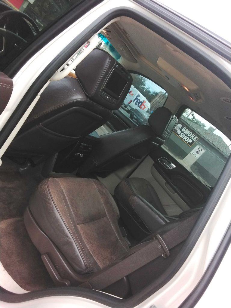 Cadillac Escalade 2WD Platinum 2011