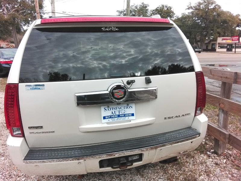 Cadillac Escalade 2WD Platinum 2011