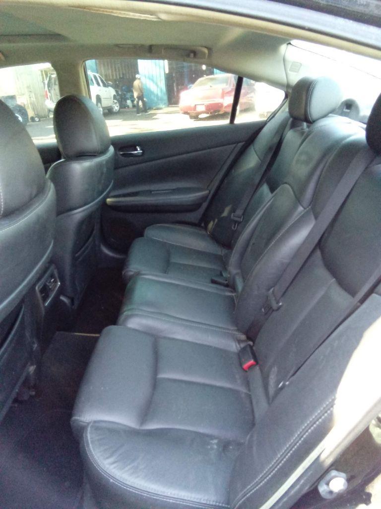 Nissan Maxima S 2012