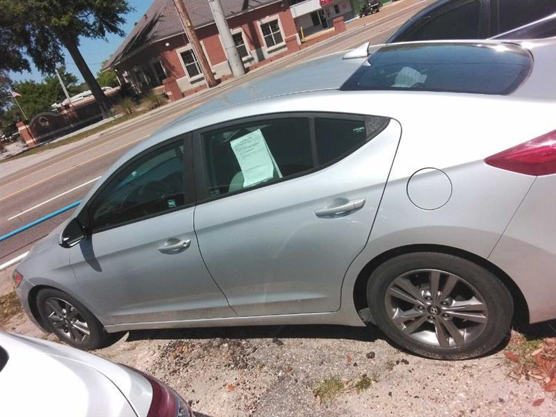 Hyundai Elantra Value Edition 6A 2017