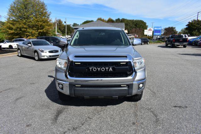 Toyota Tundra SR5 5.7L V8 CrewMax 2WD 2015 Toyota Tundra SR5 5.7L V8 CrewMax 2WD 2015