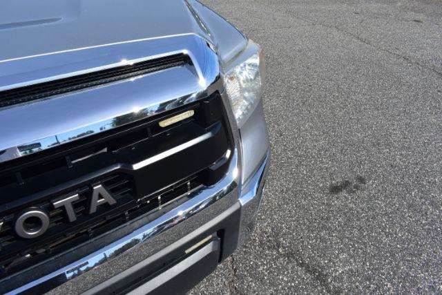 Toyota Tundra SR5 5.7L V8 CrewMax 2WD 2015 Toyota Tundra SR5 5.7L V8 CrewMax 2WD 2015