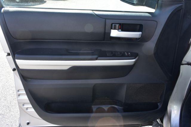 Toyota Tundra SR5 5.7L V8 CrewMax 2WD 2015 Toyota Tundra SR5 5.7L V8 CrewMax 2WD 2015