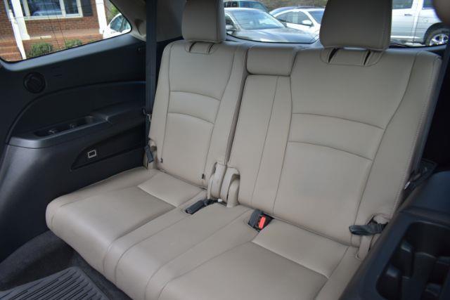 Honda Pilot Touring 2WD 2016