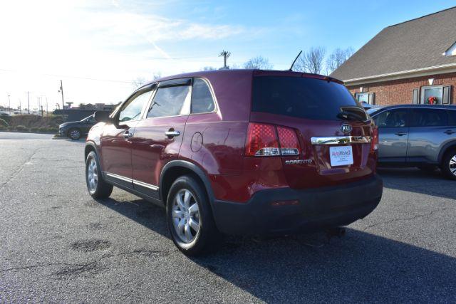 Kia Sorento LX 2WD 2011