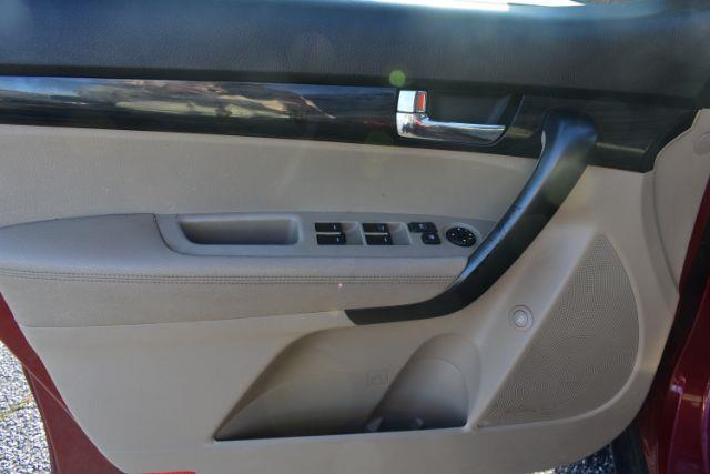 Kia Sorento LX 2WD 2011