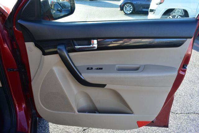 Kia Sorento LX 2WD 2011