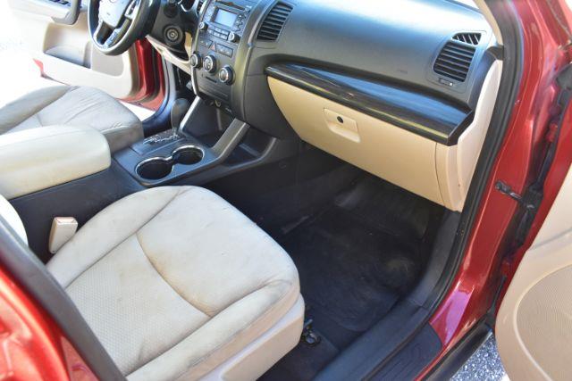 Kia Sorento LX 2WD 2011