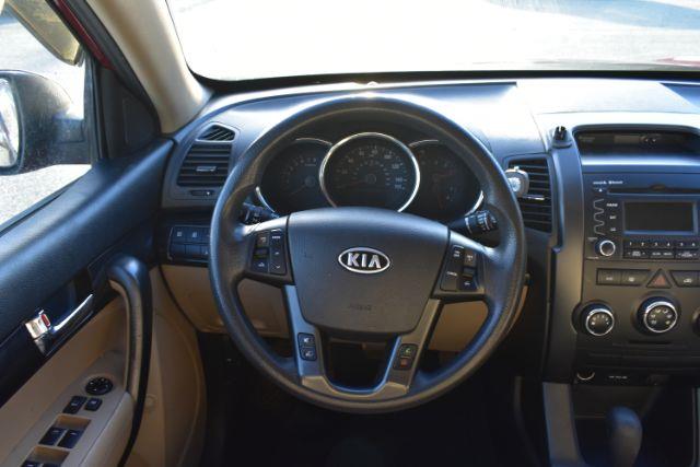 Kia Sorento LX 2WD 2011